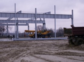 Dźwig Liebherr LTM 1025 - montaż konstrucji stalowej